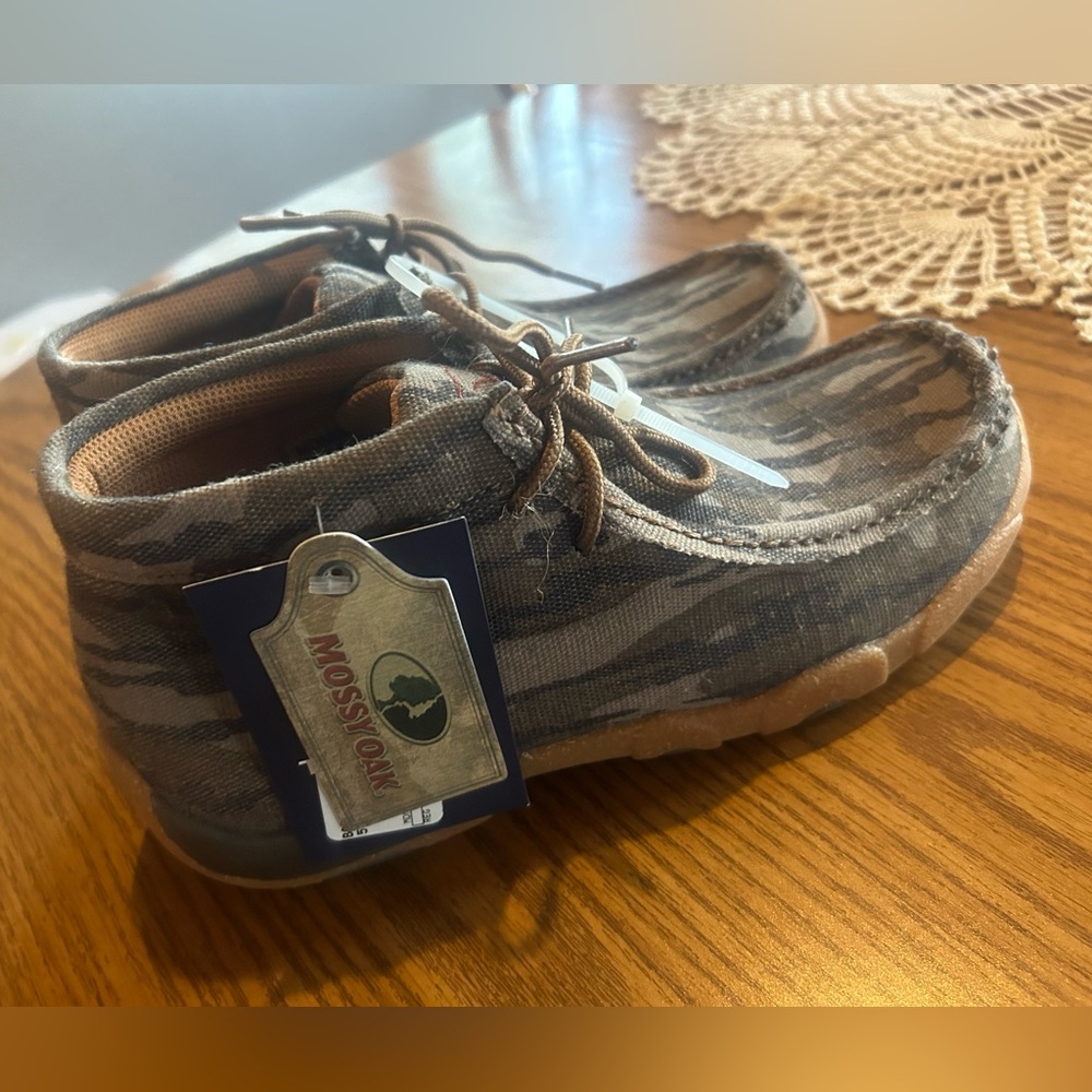Men’s size 7 Twisted Chukka Driving Shoes